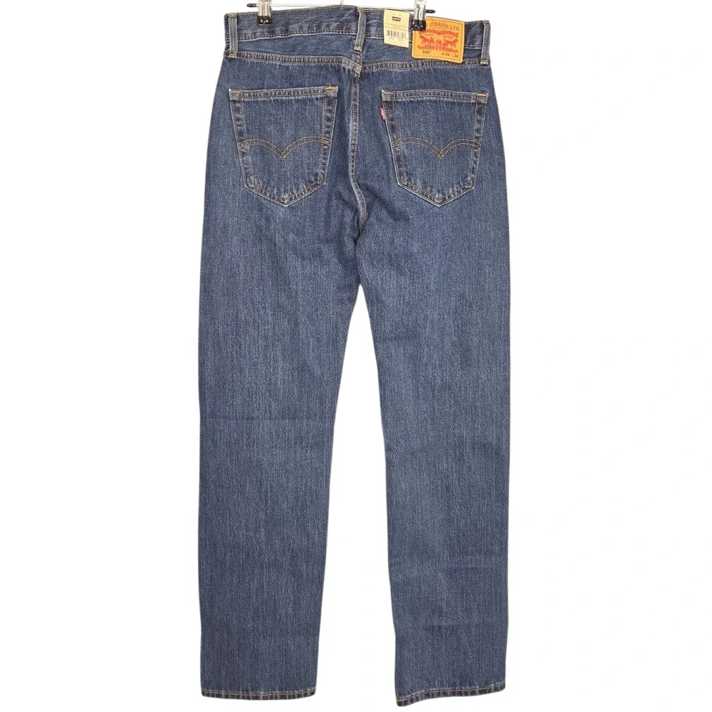 Levis 505 Regular Fit Jeans Mens 32x34 Blue Straight Leg Medium Wash Denim NEW